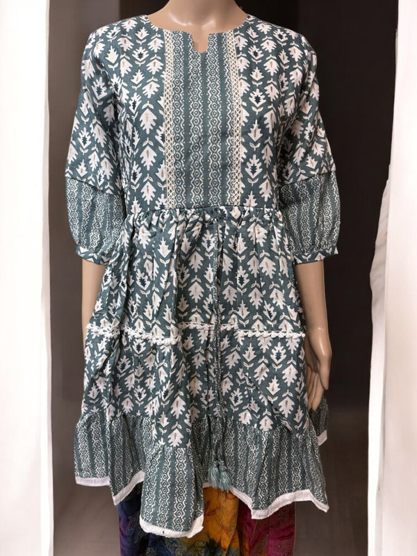 Top16 - Green & White Printed Dress Lace Detail, Tiered Panels & Puffed Sleeve